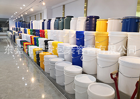 欧美性爱图12p吉安容器一楼涂料桶、机油桶展区